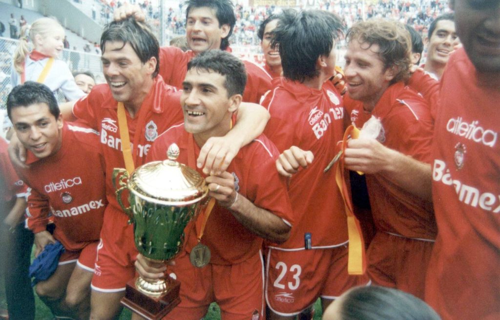 CAMPEONES MEX31008087. JUGADORES DEL TOLUCA FESTEJAN SU VICTORIA AL DERROTAR POR MARCADOR DE 2 A 1 AL MORELIA EN EL JUEG
