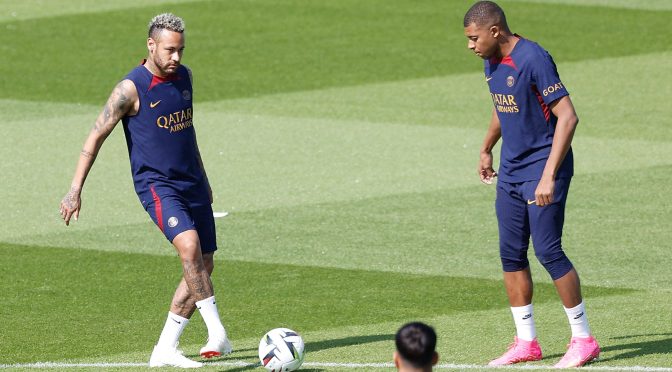 Neymar vs Mbappé: comparativo completo de números e conquistas no futebol profissiona