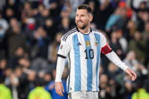 Cuantos goles tiene Messi hoy