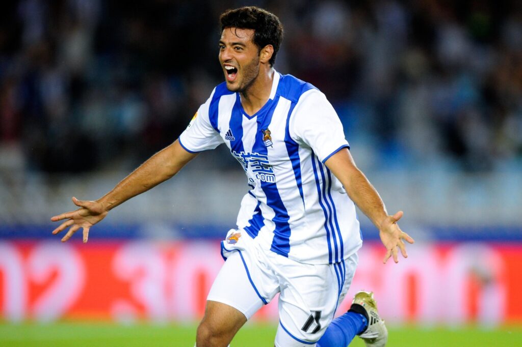 donde juega carlos vela