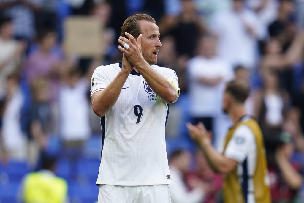 Harry Kane con la selección de Inglaterra en partido de eliminatorias para el Mundial 2026 contra Andorra, Grupo K, jornada 1