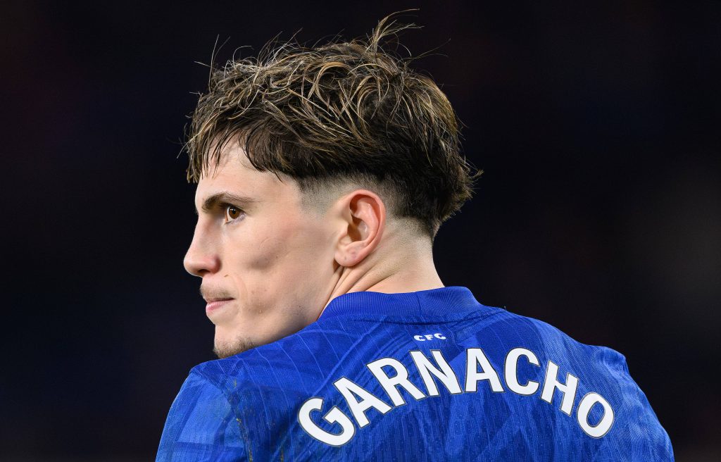Alejandro Garnacho jugando por el Chelsea