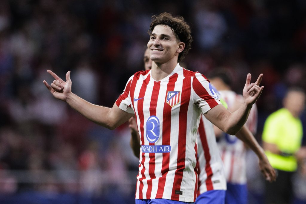 Julián Álvarez con la camiseta del Atlético de Madrid en un encuentro de la UEFA Champions League contra Eintracht Frankfurt