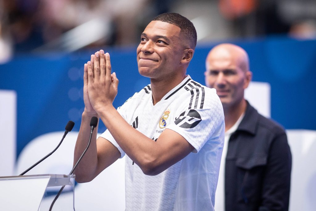 Mbappé jugando por Real Madrid