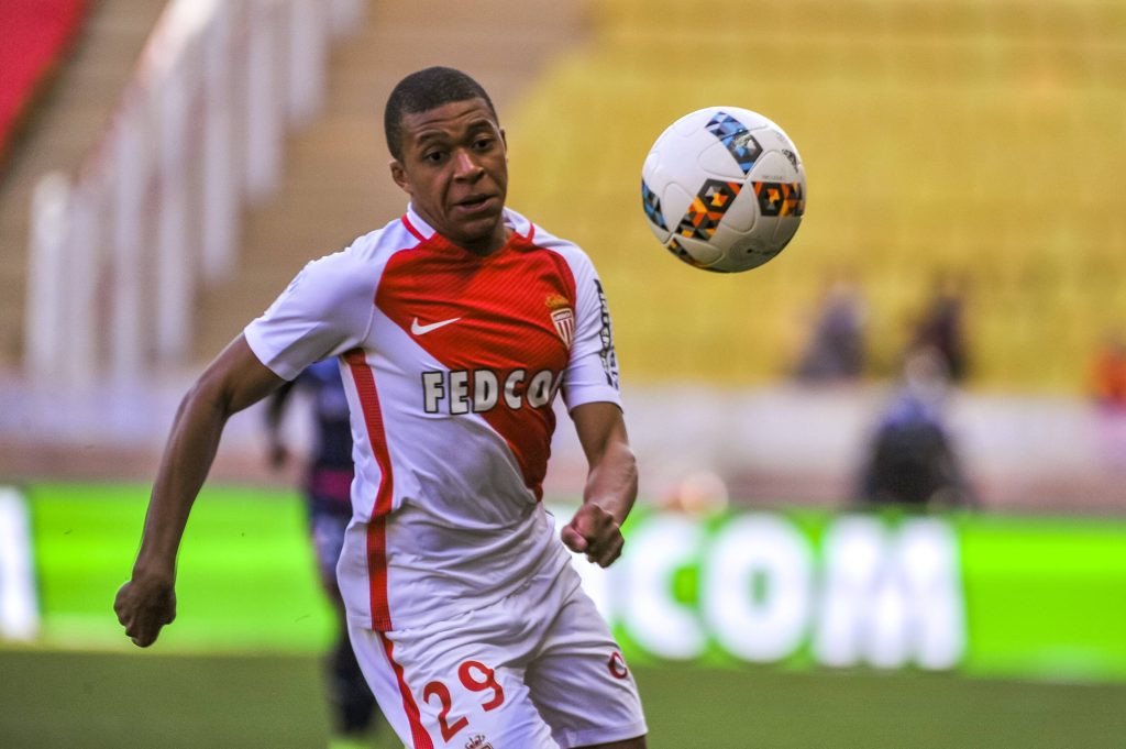 Mbappé jugando por Monaco