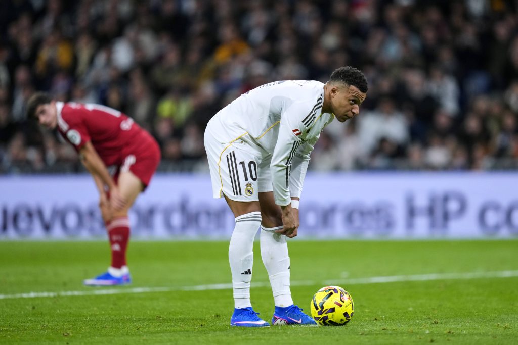 Mbappé jugando por PSG