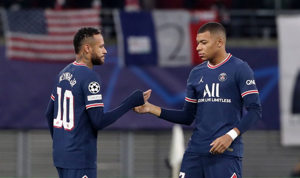 Mbappé jugando por PSG