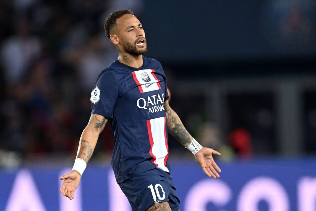 Neymar comemora gol pelo PSG na Ligue 1