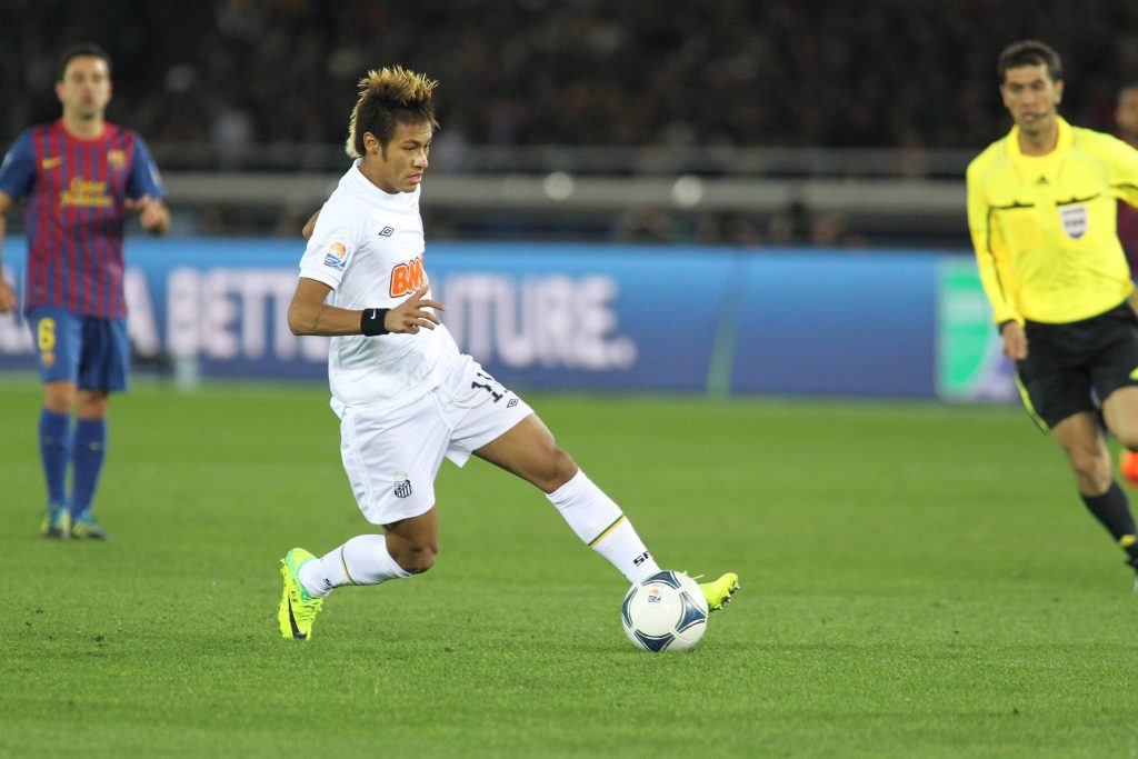 Neymar em ação pelo Santos em 2011