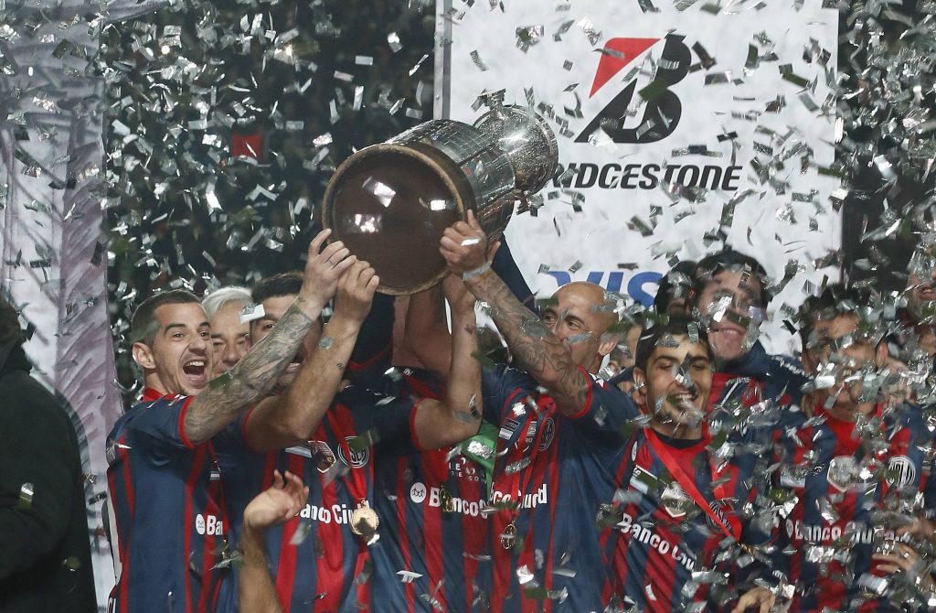 San Lorenzo mit dem Copa Libertadores Pokal. Sieger CA San Lorenzo, Finale in Buenos Aires. Foto: Ja