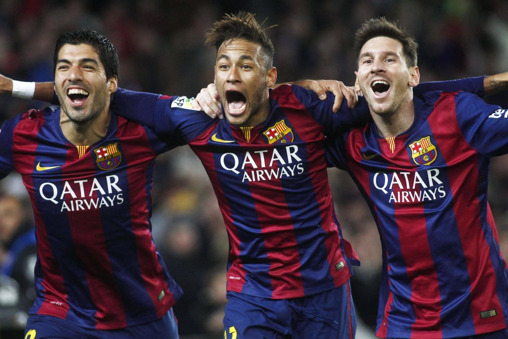 Neymar, Messi e Suárez comemoram gol juntos pelo Barcelona
