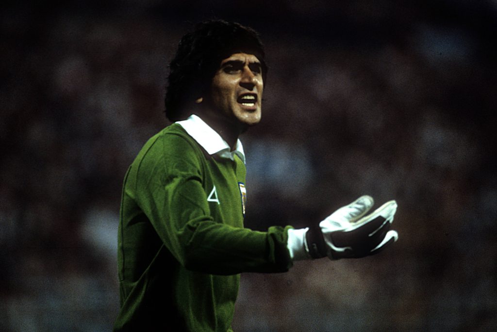 ubaldo-fillol-jugando-por-racing-club