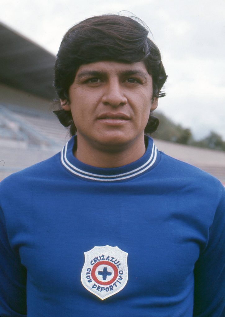 Fernando Bustos jugando por Cruz Azul
