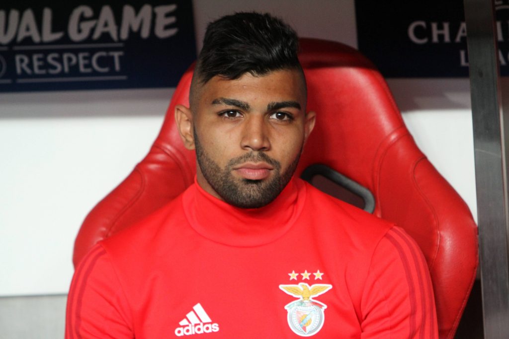 Gabigol com a camisa do Benfica durante partida da UEFA Champions League, em Lisboa, em setembro de 2017