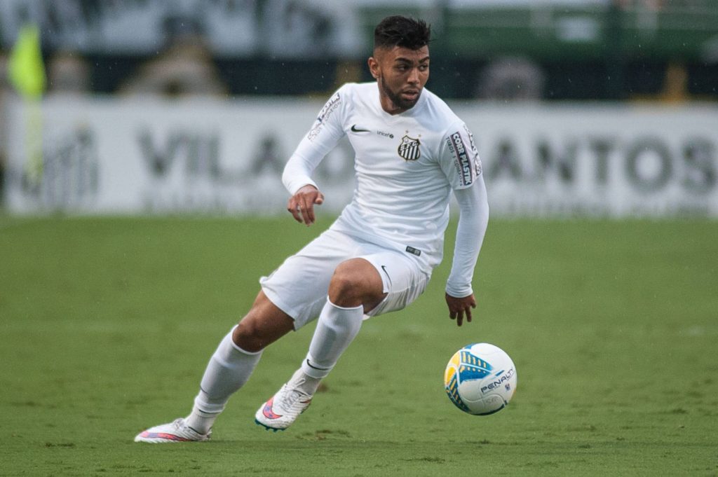 Gabigol em ação pelo Santos contra o Audax, em São Paulo, em março de 2015