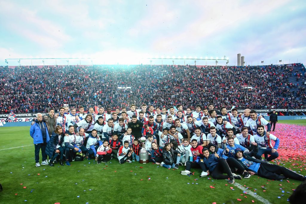 Jugadores de San Lorenzo campeones da la Libertadores 20214