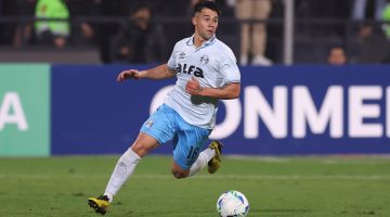 Alexander Aravena: cuántos goles lleva, asistencias y trayectoria completa