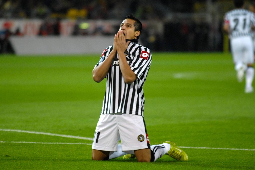 Alexis Sánchez jugando por Udinese