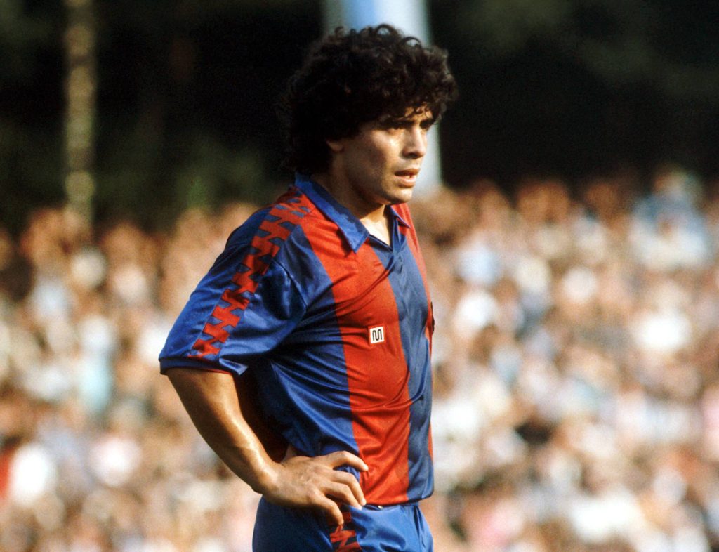 Diego Maradona jugando por Barcelona