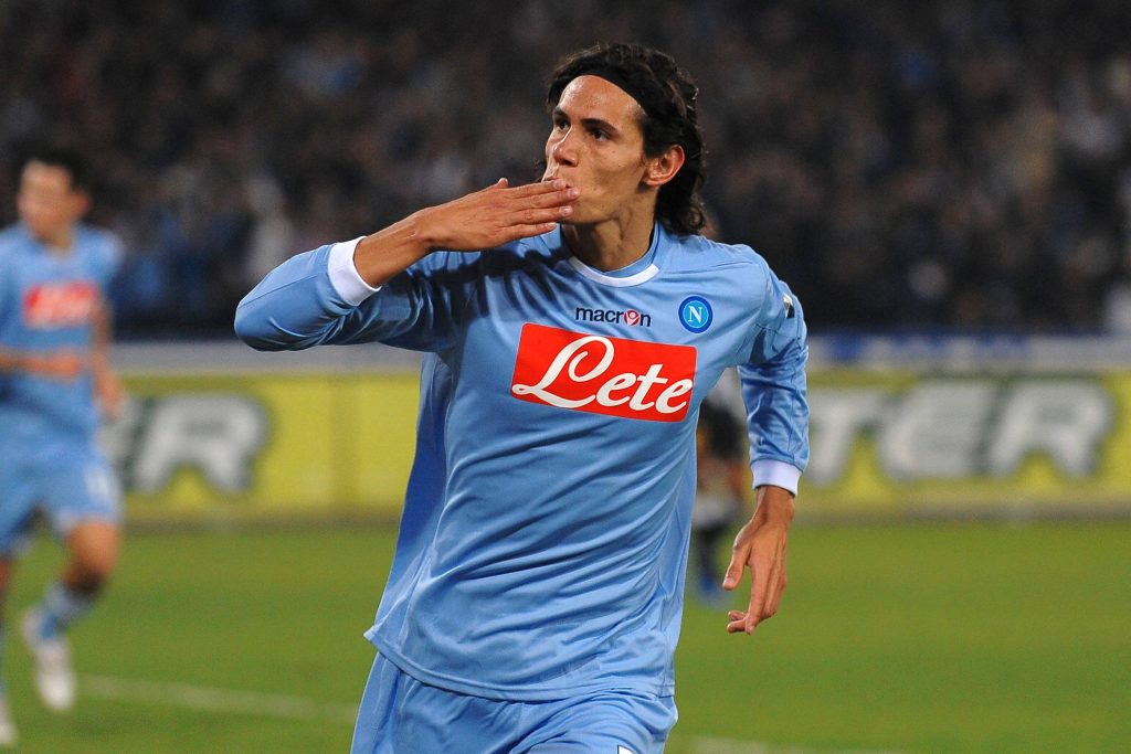 edinson-cavani-jugando-por-napoli