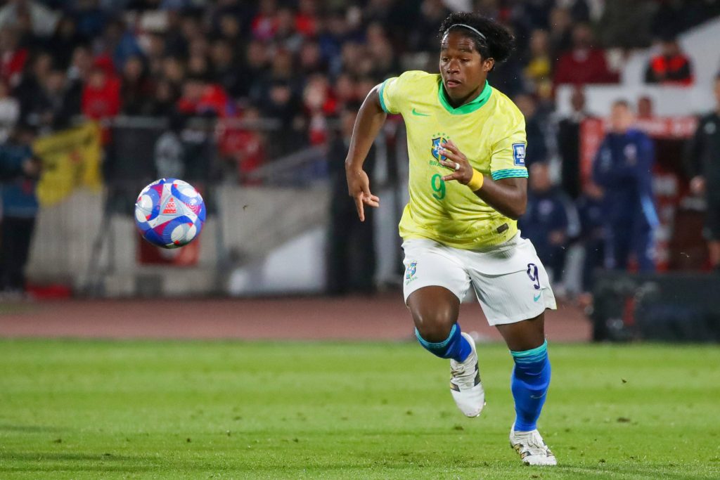 Endrick representando a la Selección de Brasil