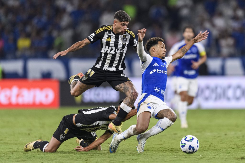 Fausto Vera jugando por Atlético Mineiro