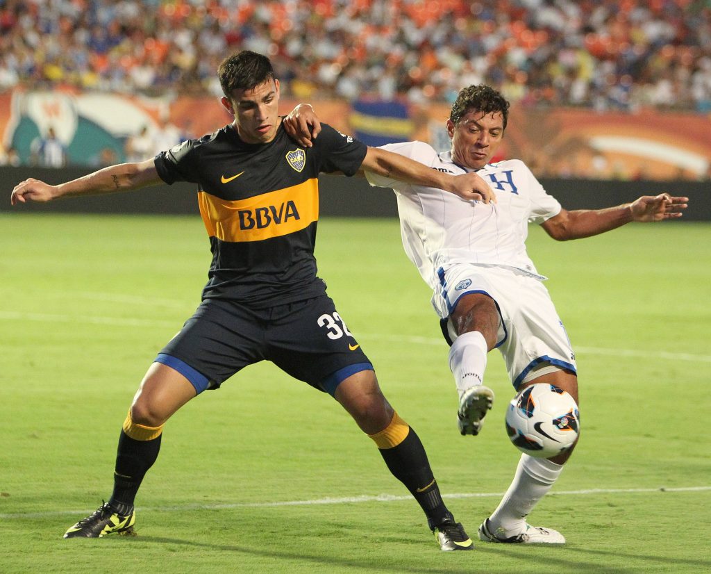 Leandro Paredes jugando por Boca Juniors