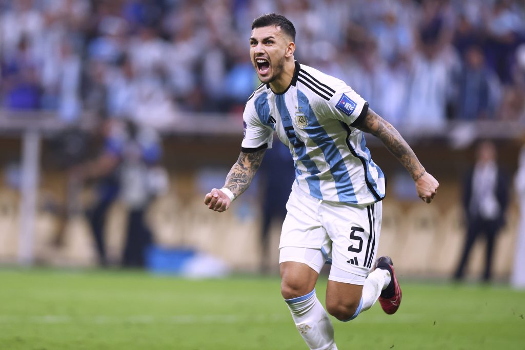 Leandro Paredes jugando por la Selección Argentina