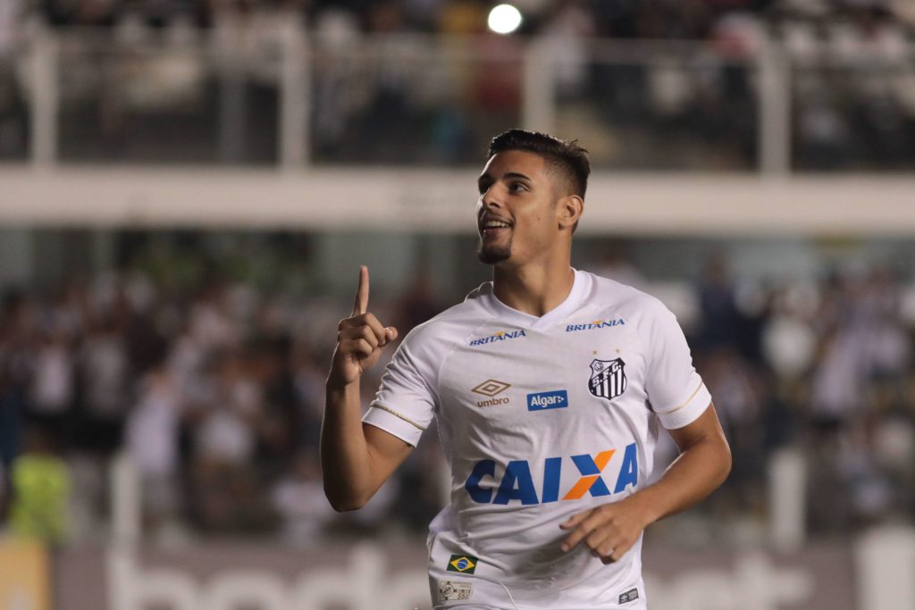 Yuri Aberto jogando pelo Santos