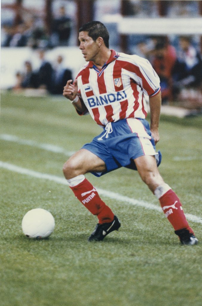 Diego Simeone jugando por Atlético de Madrid en 1996