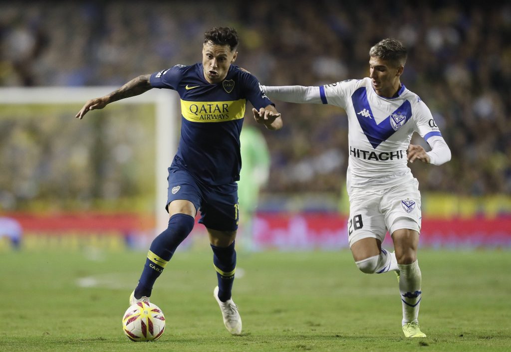 Mauro Zárate jugando por Boca Juniors