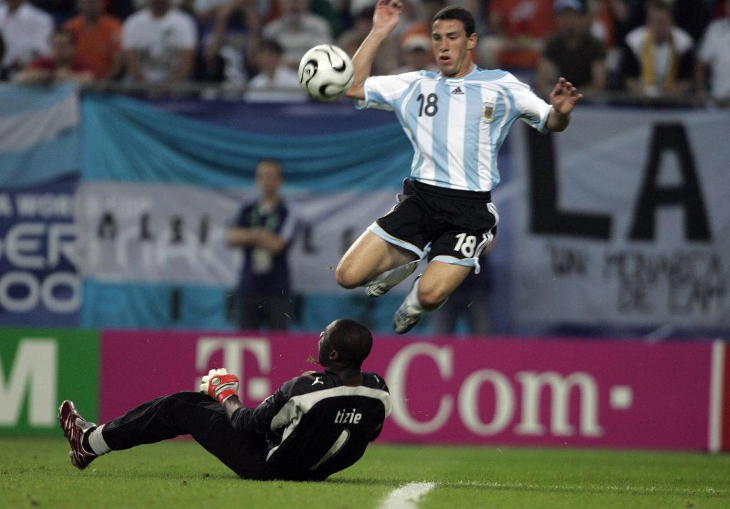 Maxi Rodríguez jugando por la Selección Argentina