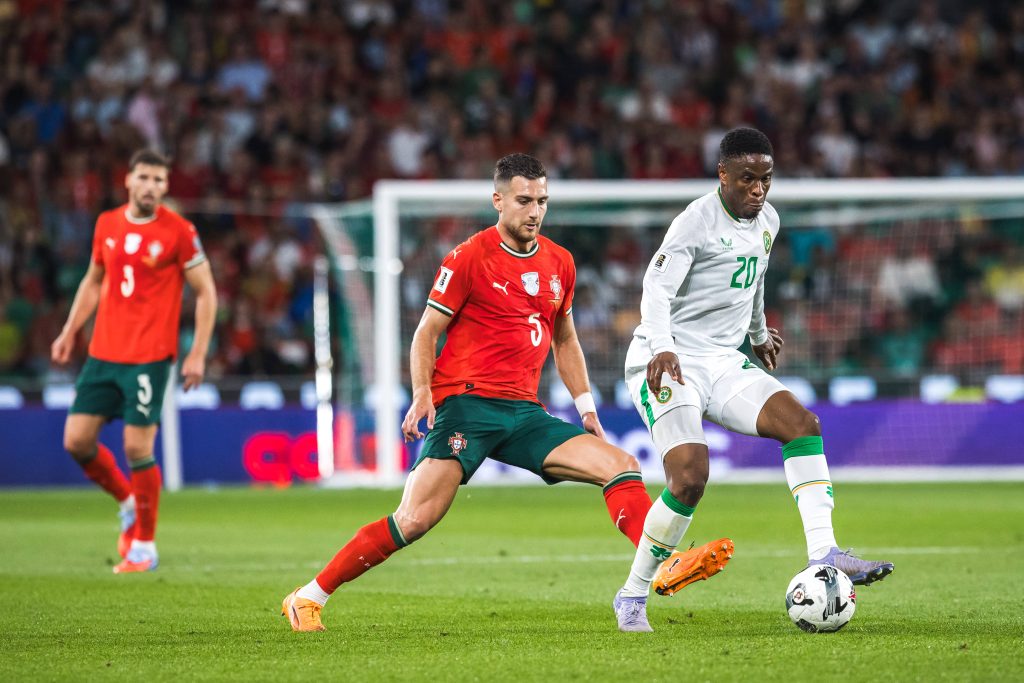 Diogo Dalot a jogar por Portugal