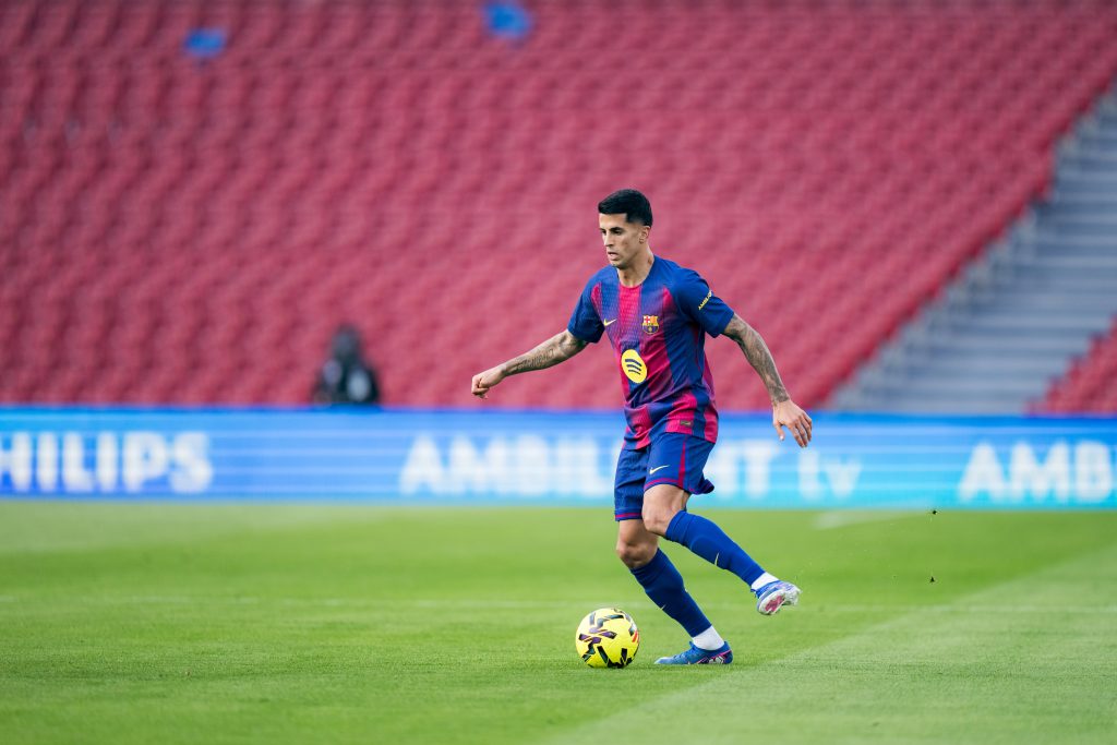 João Cancelo a jogar pelo Barcelona