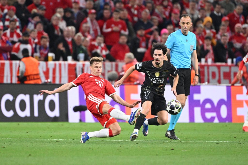Vitinha a jogar diante do Bayern pela Liga dos Campeões da UEFA